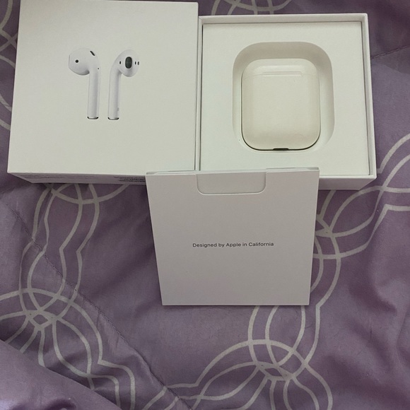 AirPods Series 1 - Picture 3 of 6